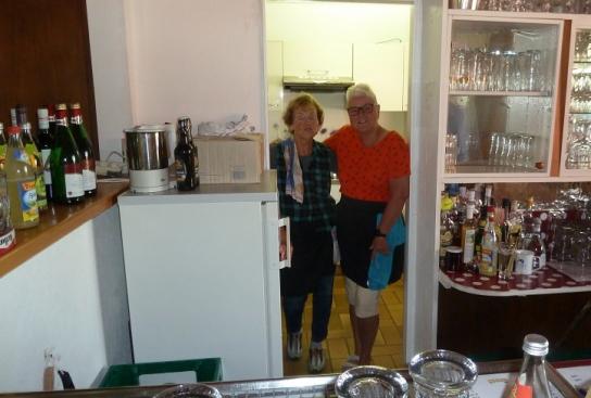 Das Küchenpersonal: Renate und Christel